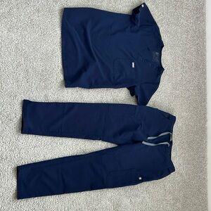 Figs navy blue XS one pocket Catarina shirt and XS yola skinny petite pant